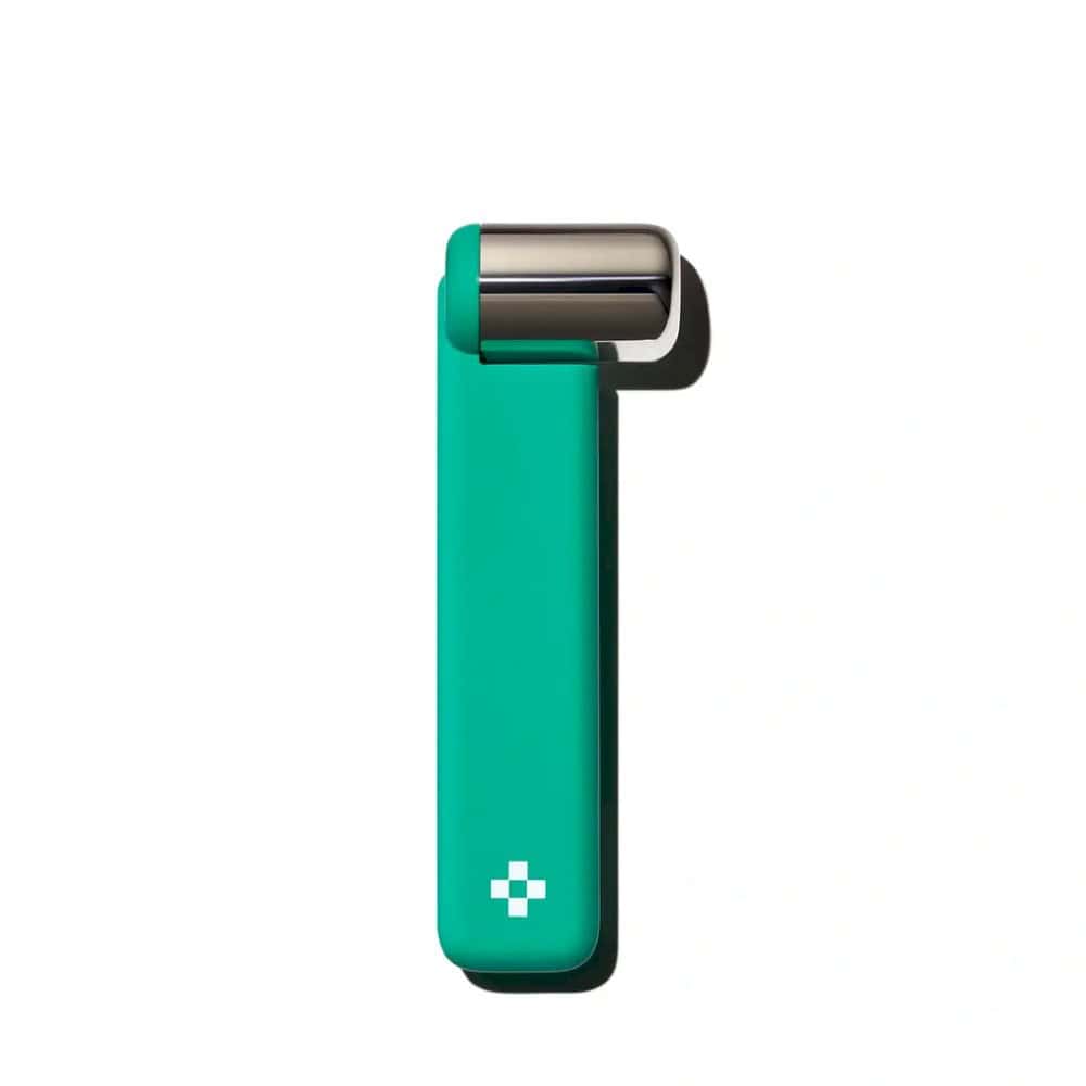 Le Glaçon: Green facial roller with a silver metallic roller head